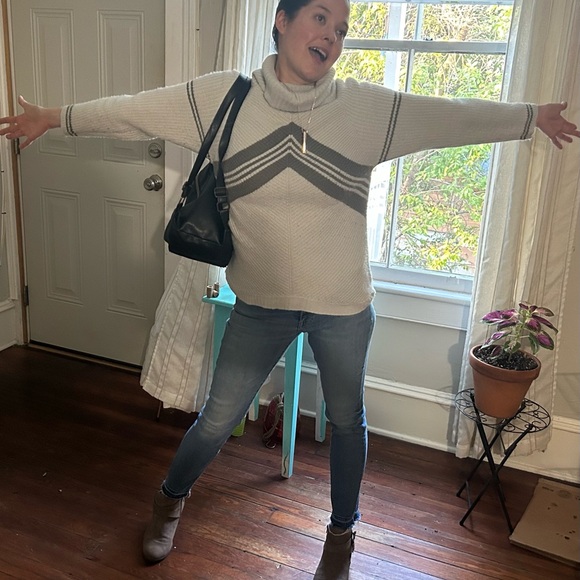 Cool sweater my boyfriend found. I like the vibe, but it’s too hot for south. - Picture 3 of 5